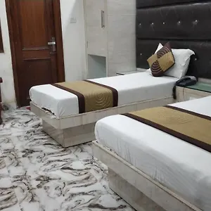 Hotel Adb Crystal Deluxe, New Delhi